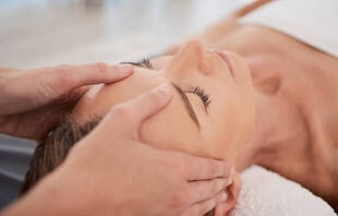 Le massage CRÂNIEN : Relaxation & lâcher-prise